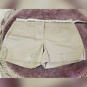 Halogen Size 8 tan Shorts